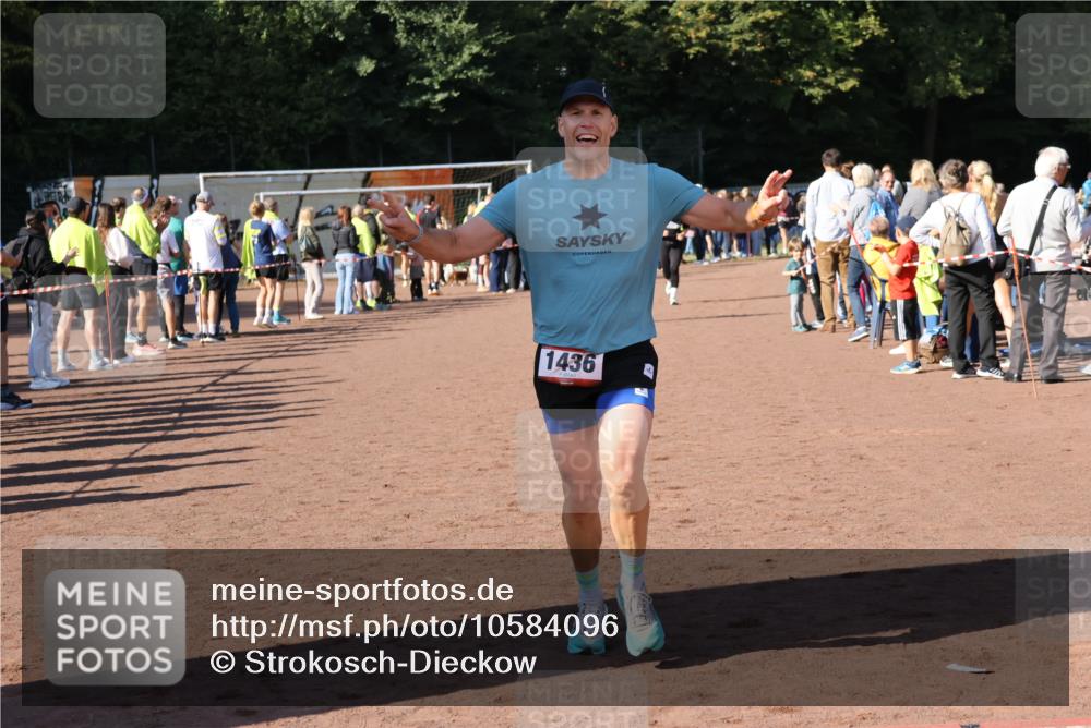 27.09.2026 - 35. Volkslauf durch das schöne Alstertal Strokosch-Dieckow http://msf.ph/oto/10584096 27.09.2026 11:37:37 Ziel 1436 meine-sportfotos.de