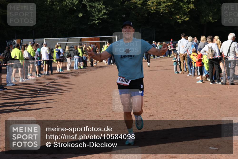 27.09.2026 - 35. Volkslauf durch das schöne Alstertal Strokosch-Dieckow http://msf.ph/oto/10584098 27.09.2026 11:37:37 Ziel 1436 meine-sportfotos.de