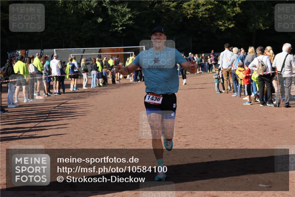 27.09.2026 - 35. Volkslauf durch das schöne Alstertal Strokosch-Dieckow http://msf.ph/oto/10584100 27.09.2026 11:37:37 Ziel 1436 meine-sportfotos.de