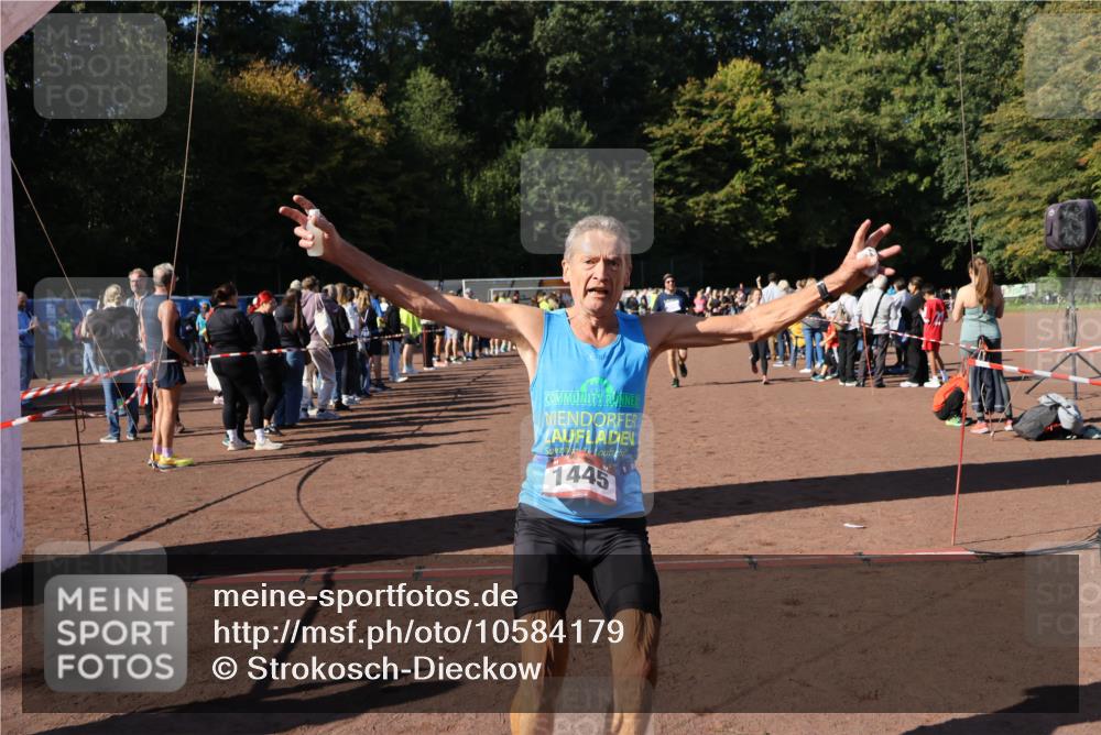 27.09.2026 - 35. Volkslauf durch das schöne Alstertal Strokosch-Dieckow http://msf.ph/oto/10584179 27.09.2026 11:37:09 Ziel 1441, 1445, 3096, 3097, 3386, 3387 meine-sportfotos.de
