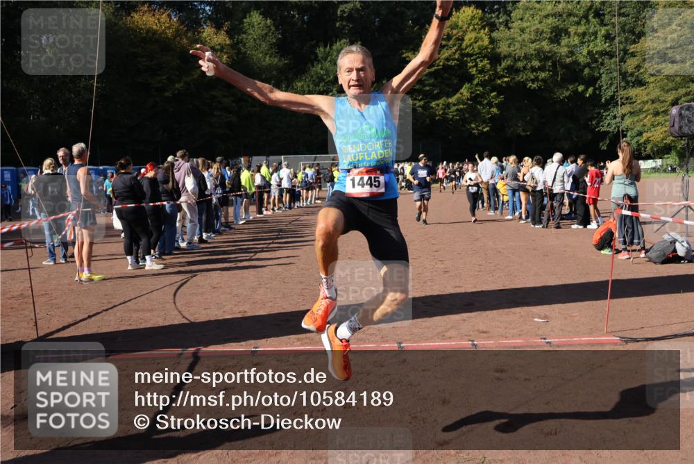 27.09.2026 - 35. Volkslauf durch das schöne Alstertal Strokosch-Dieckow http://msf.ph/oto/10584189 27.09.2026 11:37:09 Ziel 1441, 1445, 3096, 3097, 3386, 3387 meine-sportfotos.de