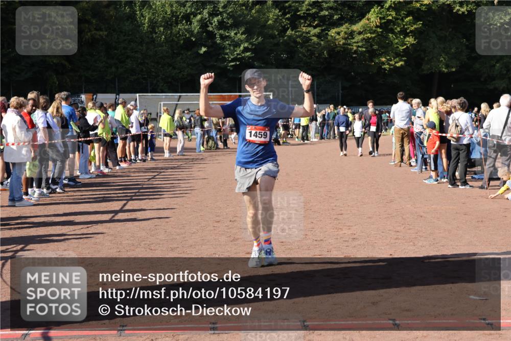 27.09.2026 - 35. Volkslauf durch das schöne Alstertal Strokosch-Dieckow http://msf.ph/oto/10584197 27.09.2026 11:39:48 Ziel 1459 meine-sportfotos.de