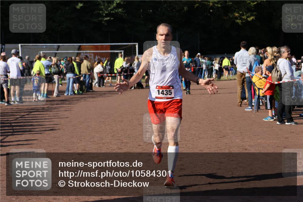 27.09.2026 - 35. Volkslauf durch das schöne Alstertal Strokosch-Dieckow http://msf.ph/oto/10584301 27.09.2026 11:39:04 Ziel 1435, 1529 meine-sportfotos.de