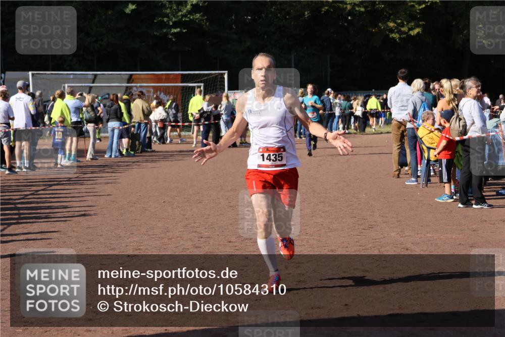 27.09.2026 - 35. Volkslauf durch das schöne Alstertal Strokosch-Dieckow http://msf.ph/oto/10584310 27.09.2026 11:39:03 Ziel 1435 meine-sportfotos.de
