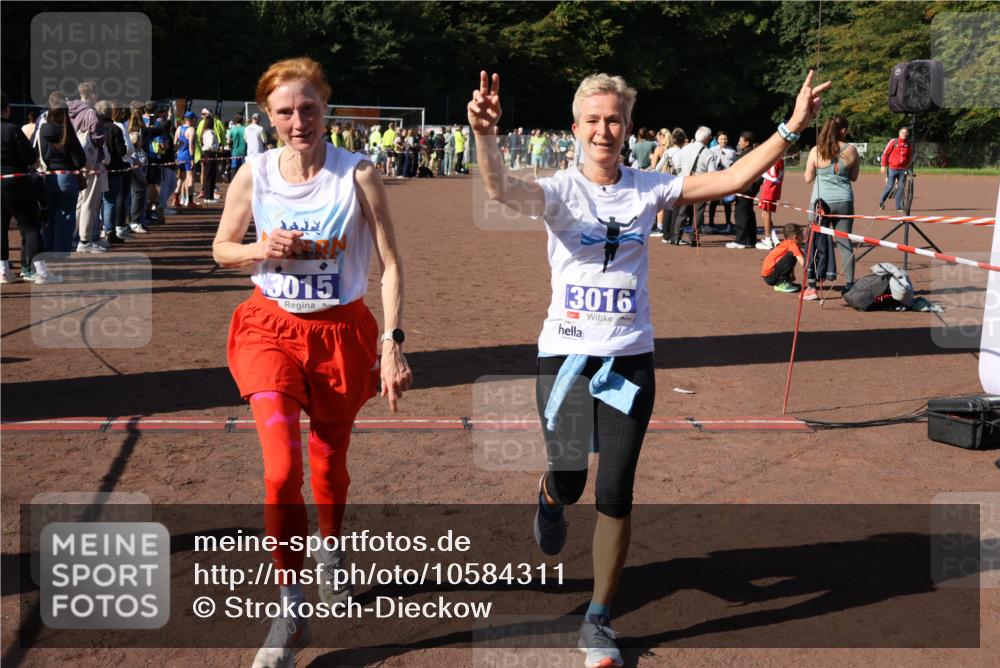 27.09.2026 - 35. Volkslauf durch das schöne Alstertal Strokosch-Dieckow http://msf.ph/oto/10584311 27.09.2026 11:36:39 Ziel 1448, 3015, 3016, 3421 meine-sportfotos.de