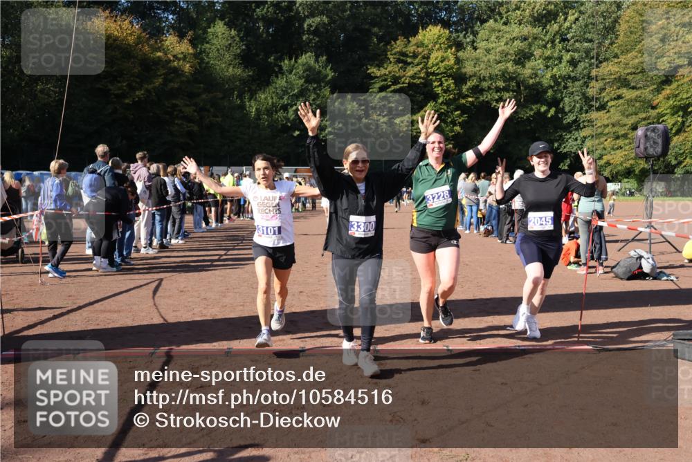 27.09.2026 - 35. Volkslauf durch das schöne Alstertal Strokosch-Dieckow http://msf.ph/oto/10584516 27.09.2026 11:35:56 Ziel 2045, 3087, 3101, 3138, 3228, 3300 meine-sportfotos.de