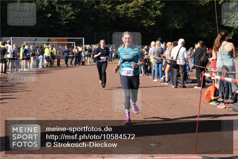 27.09.2026 - 35. Volkslauf durch das schöne Alstertal Strokosch-Dieckow http://msf.ph/oto/10584572 27.09.2026 11:35:39 Ziel 3181, 3416 meine-sportfotos.de