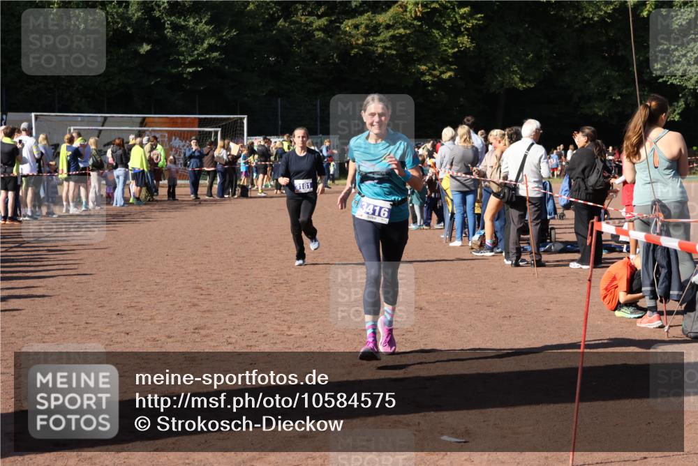 27.09.2026 - 35. Volkslauf durch das schöne Alstertal Strokosch-Dieckow http://msf.ph/oto/10584575 27.09.2026 11:35:39 Ziel 3181, 3416 meine-sportfotos.de