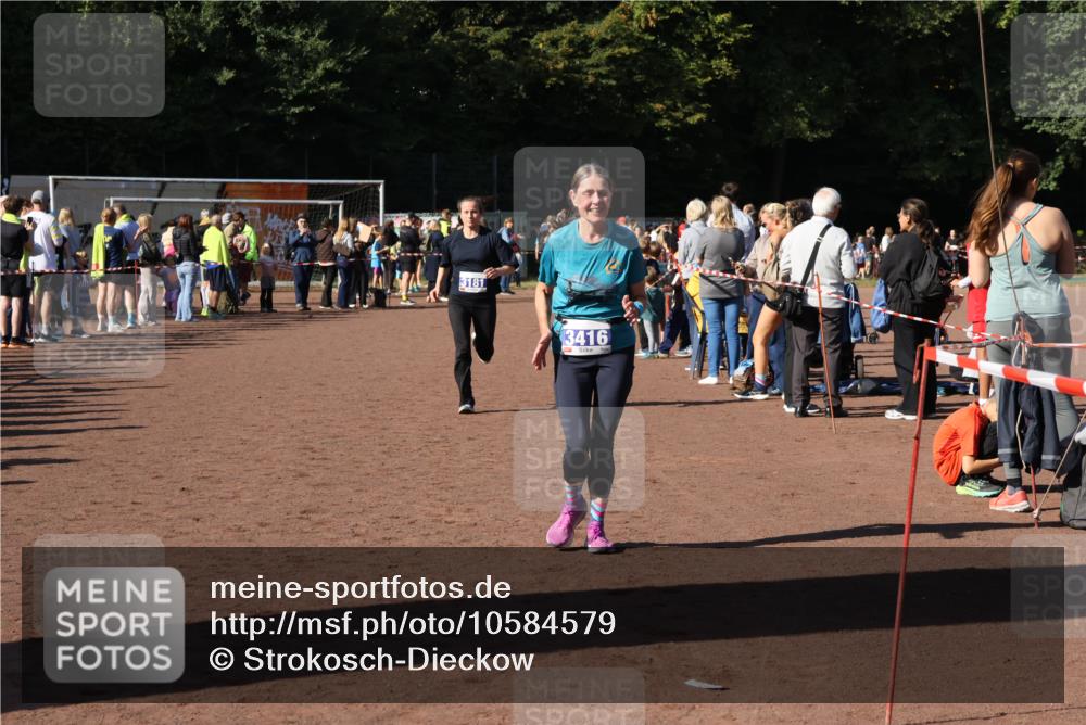 27.09.2026 - 35. Volkslauf durch das schöne Alstertal Strokosch-Dieckow http://msf.ph/oto/10584579 27.09.2026 11:35:39 Ziel 3181, 3416 meine-sportfotos.de
