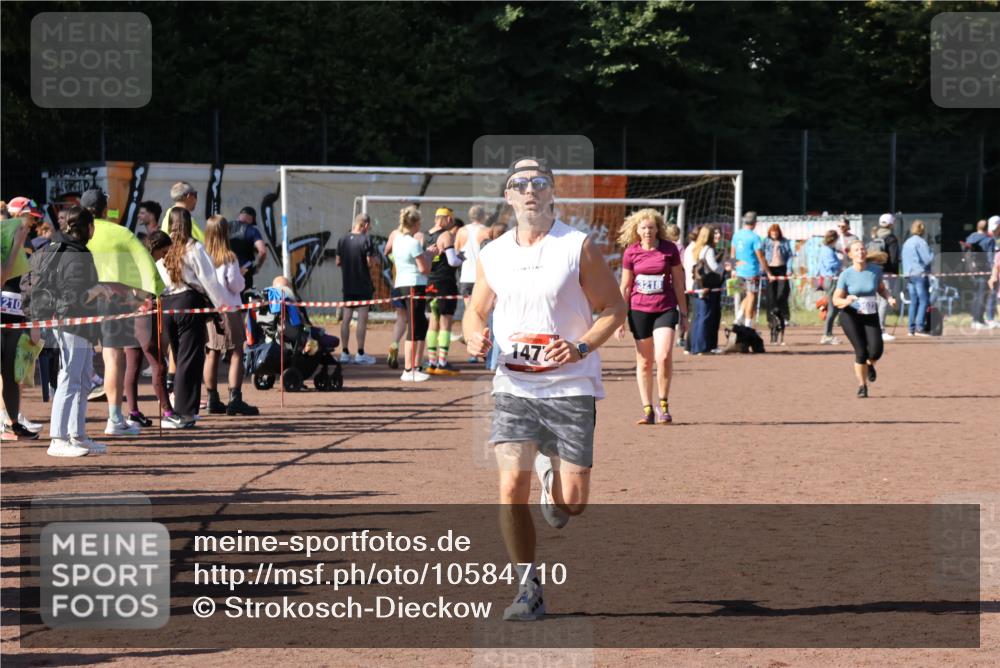 27.09.2026 - 35. Volkslauf durch das schöne Alstertal Strokosch-Dieckow http://msf.ph/oto/10584710 27.09.2026 11:51:09 Ziel 1477 meine-sportfotos.de