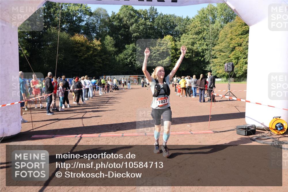 27.09.2026 - 35. Volkslauf durch das schöne Alstertal Strokosch-Dieckow http://msf.ph/oto/10584713 27.09.2026 11:51:01 Ziel 1027, 1514 meine-sportfotos.de