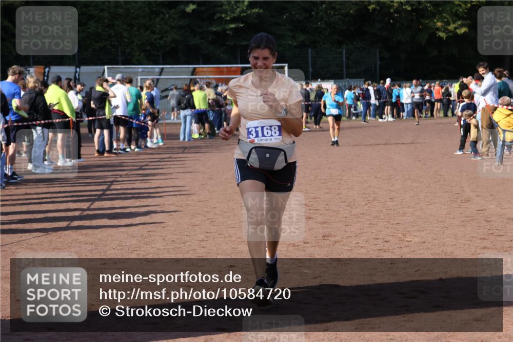 27.09.2026 - 35. Volkslauf durch das schöne Alstertal Strokosch-Dieckow http://msf.ph/oto/10584720 27.09.2026 11:34:50 Ziel 3168, 3279 meine-sportfotos.de