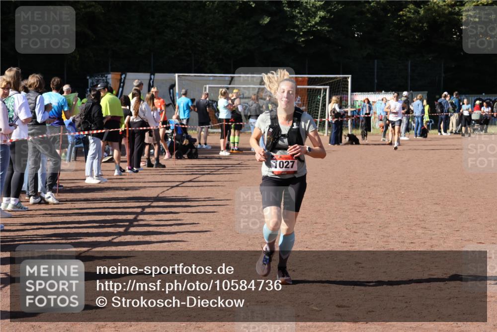 27.09.2026 - 35. Volkslauf durch das schöne Alstertal Strokosch-Dieckow http://msf.ph/oto/10584736 27.09.2026 11:51:00 Ziel 1027, 1514 meine-sportfotos.de