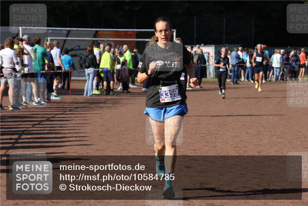 27.09.2026 - 35. Volkslauf durch das schöne Alstertal Strokosch-Dieckow http://msf.ph/oto/10584785 27.09.2026 11:34:28 Ziel 3359, 3429 meine-sportfotos.de