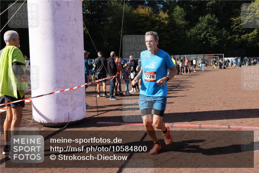 27.09.2026 - 35. Volkslauf durch das schöne Alstertal Strokosch-Dieckow http://msf.ph/oto/10584800 27.09.2026 11:50:33 Ziel 1468, 1726 meine-sportfotos.de