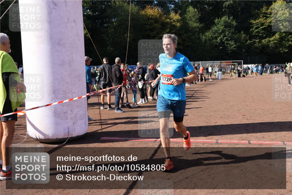 27.09.2026 - 35. Volkslauf durch das schöne Alstertal Strokosch-Dieckow http://msf.ph/oto/10584805 27.09.2026 11:50:33 Ziel 1468, 1726 meine-sportfotos.de