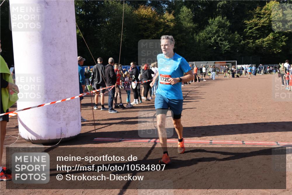 27.09.2026 - 35. Volkslauf durch das schöne Alstertal Strokosch-Dieckow http://msf.ph/oto/10584807 27.09.2026 11:50:33 Ziel 1468, 1726 meine-sportfotos.de