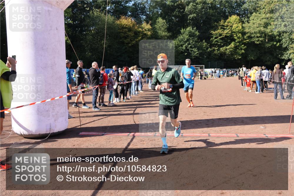 27.09.2026 - 35. Volkslauf durch das schöne Alstertal Strokosch-Dieckow http://msf.ph/oto/10584823 27.09.2026 11:50:31 Ziel 1468, 1726 meine-sportfotos.de