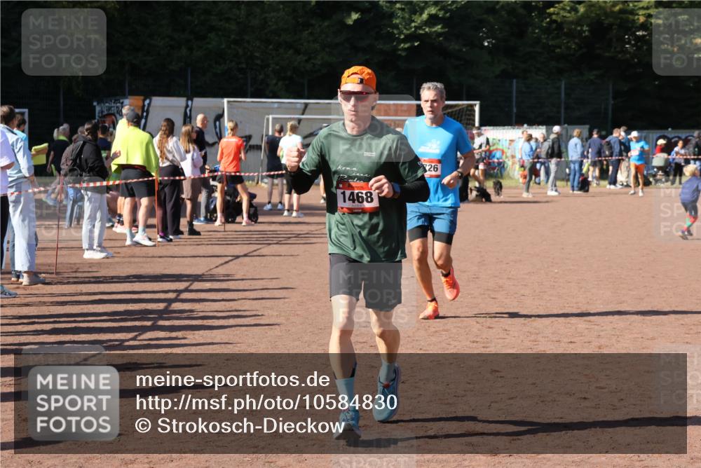 27.09.2026 - 35. Volkslauf durch das schöne Alstertal Strokosch-Dieckow http://msf.ph/oto/10584830 27.09.2026 11:50:29 Ziel 1468, 1726 meine-sportfotos.de