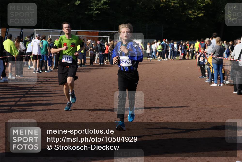 27.09.2026 - 35. Volkslauf durch das schöne Alstertal Strokosch-Dieckow http://msf.ph/oto/10584929 27.09.2026 11:33:22 Ziel 3114, 3226 meine-sportfotos.de