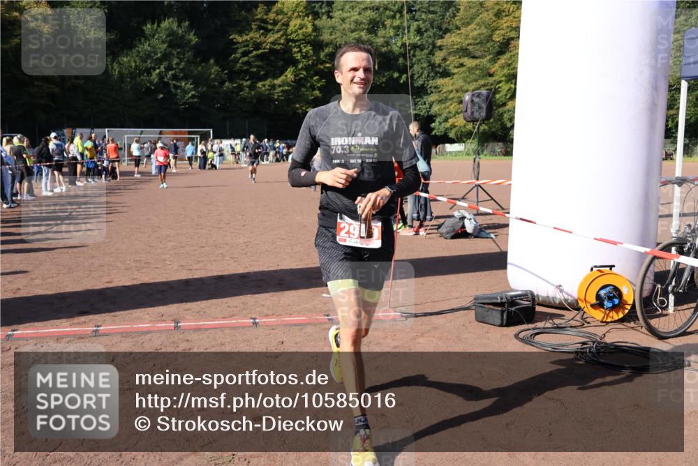 27.09.2026 - 35. Volkslauf durch das schöne Alstertal Strokosch-Dieckow http://msf.ph/oto/10585016 27.09.2026 11:48:36 Ziel 1483, 1491, 2980 meine-sportfotos.de