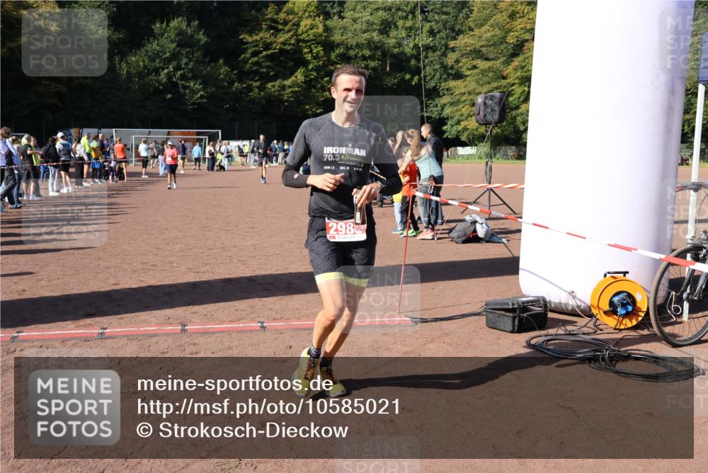 27.09.2026 - 35. Volkslauf durch das schöne Alstertal Strokosch-Dieckow http://msf.ph/oto/10585021 27.09.2026 11:48:36 Ziel 1483, 1491, 2980 meine-sportfotos.de