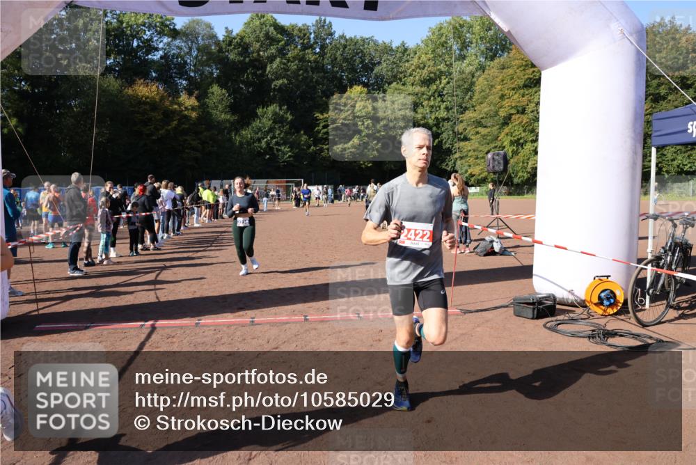 27.09.2026 - 35. Volkslauf durch das schöne Alstertal Strokosch-Dieckow http://msf.ph/oto/10585029 27.09.2026 11:50:00 Ziel 1544, 2422, 3156, 3238 meine-sportfotos.de