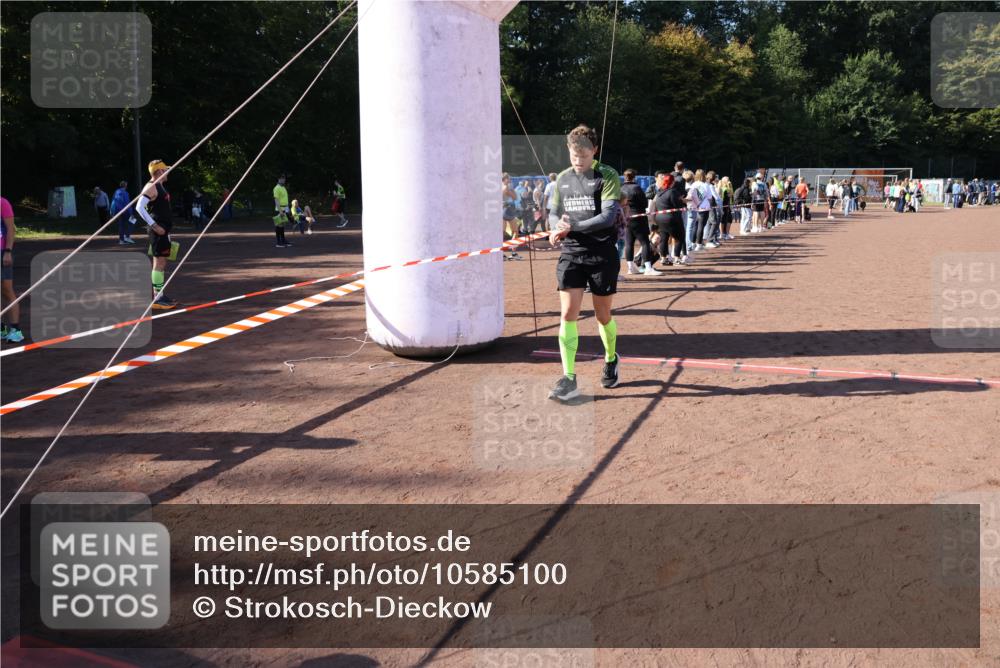 27.09.2026 - 35. Volkslauf durch das schöne Alstertal Strokosch-Dieckow http://msf.ph/oto/10585100 27.09.2026 11:48:05 Ziel 1447, 1494 meine-sportfotos.de