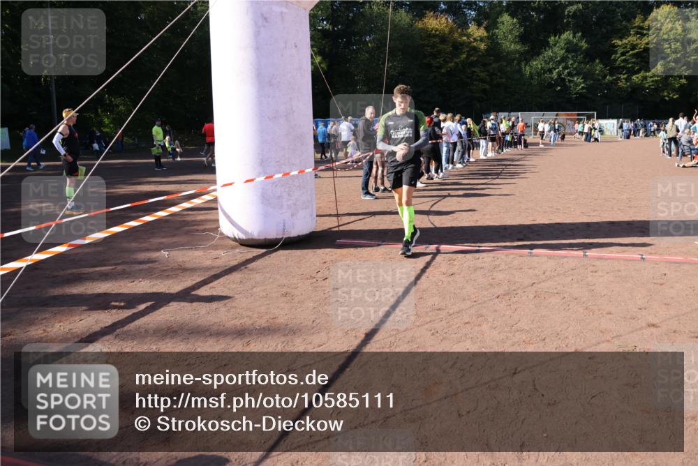 27.09.2026 - 35. Volkslauf durch das schöne Alstertal Strokosch-Dieckow http://msf.ph/oto/10585111 27.09.2026 11:48:04 Ziel 1447, 1494 meine-sportfotos.de