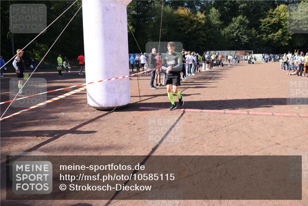 27.09.2026 - 35. Volkslauf durch das schöne Alstertal Strokosch-Dieckow http://msf.ph/oto/10585115 27.09.2026 11:48:04 Ziel 1447, 1494 meine-sportfotos.de