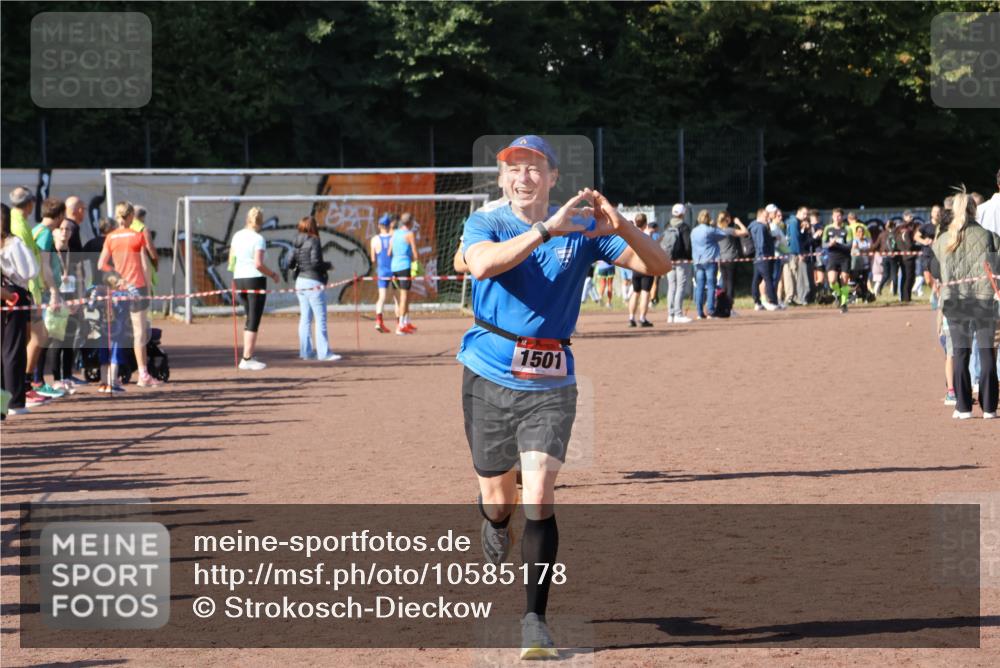 27.09.2026 - 35. Volkslauf durch das schöne Alstertal Strokosch-Dieckow http://msf.ph/oto/10585178 27.09.2026 11:47:49 Ziel 1479, 1501 meine-sportfotos.de