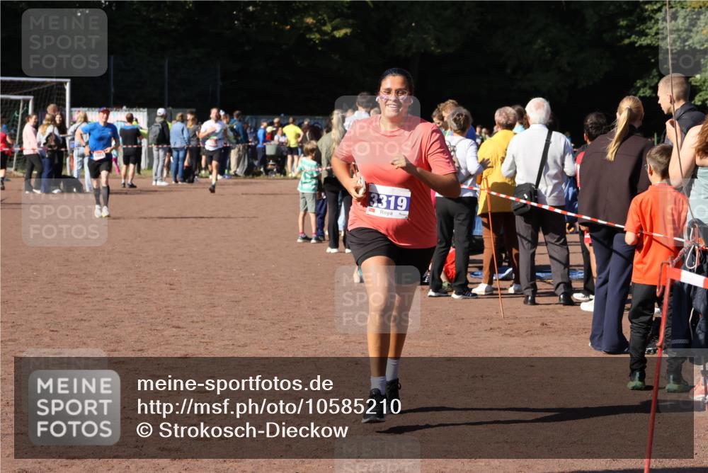 27.09.2026 - 35. Volkslauf durch das schöne Alstertal Strokosch-Dieckow http://msf.ph/oto/10585210 27.09.2026 11:47:42 Ziel 1501, 3319 meine-sportfotos.de