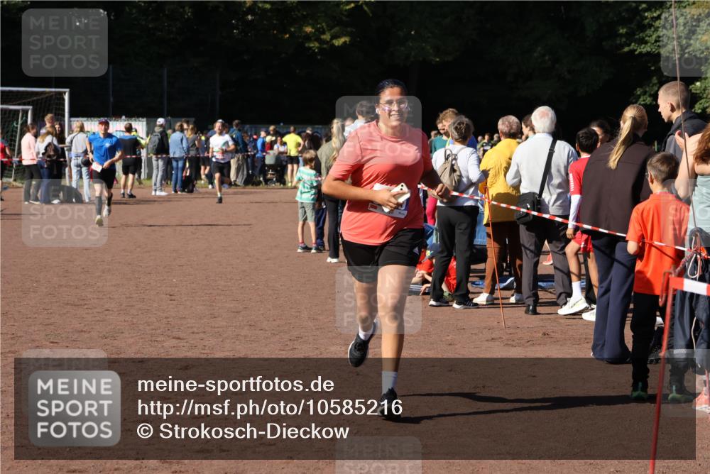 27.09.2026 - 35. Volkslauf durch das schöne Alstertal Strokosch-Dieckow http://msf.ph/oto/10585216 27.09.2026 11:47:42 Ziel 1501, 3319 meine-sportfotos.de
