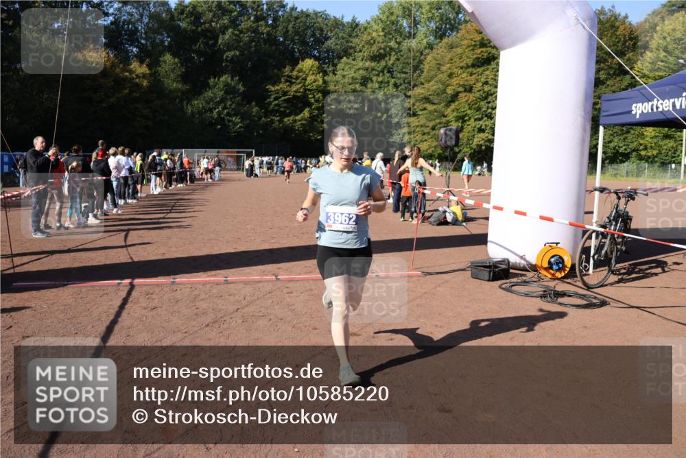 27.09.2026 - 35. Volkslauf durch das schöne Alstertal Strokosch-Dieckow http://msf.ph/oto/10585220 27.09.2026 11:47:34 Ziel 3962 meine-sportfotos.de