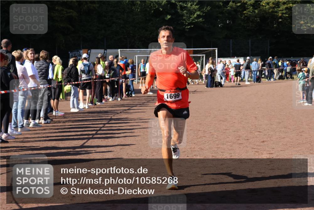 27.09.2026 - 35. Volkslauf durch das schöne Alstertal Strokosch-Dieckow http://msf.ph/oto/10585268 27.09.2026 11:47:19 Ziel 1511, 1699 meine-sportfotos.de