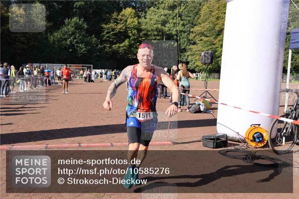 27.09.2026 - 35. Volkslauf durch das schöne Alstertal Strokosch-Dieckow http://msf.ph/oto/10585276 27.09.2026 11:47:16 Ziel 1473, 1511, 1699 meine-sportfotos.de