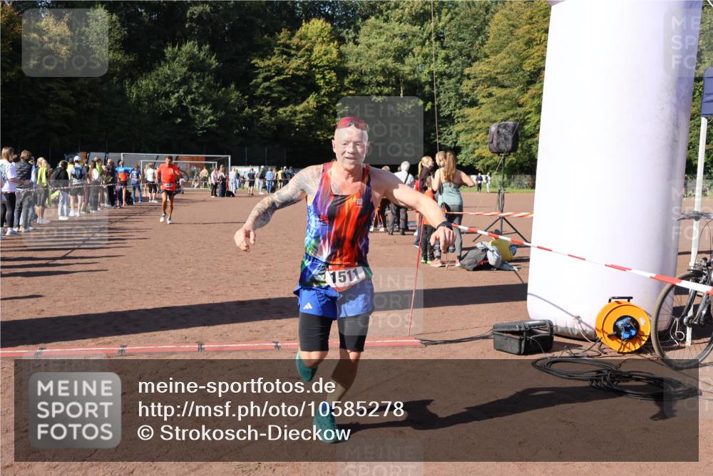 27.09.2026 - 35. Volkslauf durch das schöne Alstertal Strokosch-Dieckow http://msf.ph/oto/10585278 27.09.2026 11:47:16 Ziel 1473, 1511, 1699 meine-sportfotos.de