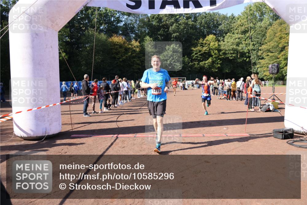 27.09.2026 - 35. Volkslauf durch das schöne Alstertal Strokosch-Dieckow http://msf.ph/oto/10585296 27.09.2026 11:47:14 Ziel 1473, 1511, 1699, 2101, 3392 meine-sportfotos.de