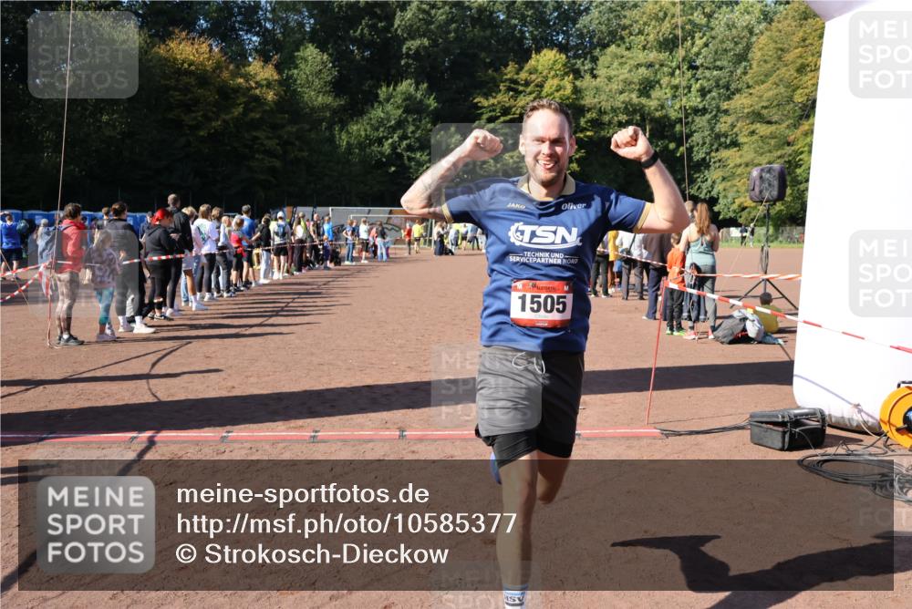 27.09.2026 - 35. Volkslauf durch das schöne Alstertal Strokosch-Dieckow http://msf.ph/oto/10585377 27.09.2026 11:46:53 Ziel 1505, 1734 meine-sportfotos.de
