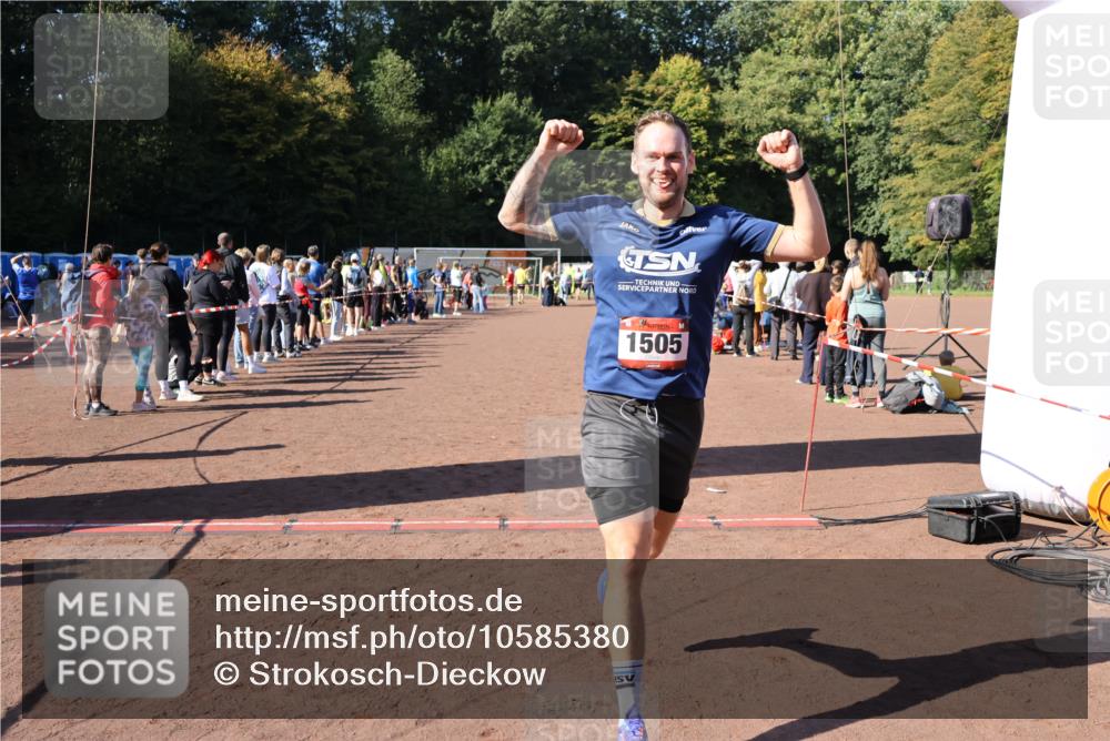 27.09.2026 - 35. Volkslauf durch das schöne Alstertal Strokosch-Dieckow http://msf.ph/oto/10585380 27.09.2026 11:46:53 Ziel 1505, 1734 meine-sportfotos.de