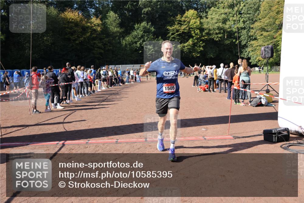 27.09.2026 - 35. Volkslauf durch das schöne Alstertal Strokosch-Dieckow http://msf.ph/oto/10585395 27.09.2026 11:46:53 Ziel 1505, 1734 meine-sportfotos.de