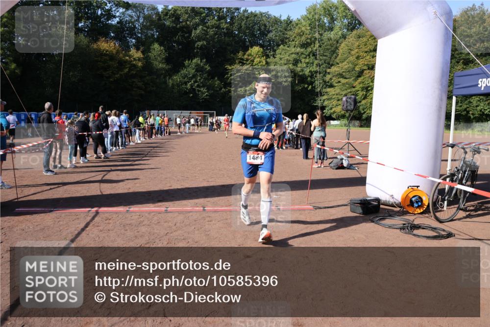 27.09.2026 - 35. Volkslauf durch das schöne Alstertal Strokosch-Dieckow http://msf.ph/oto/10585396 27.09.2026 11:49:11 Ziel 1455, 1484, 1503, 2982 meine-sportfotos.de