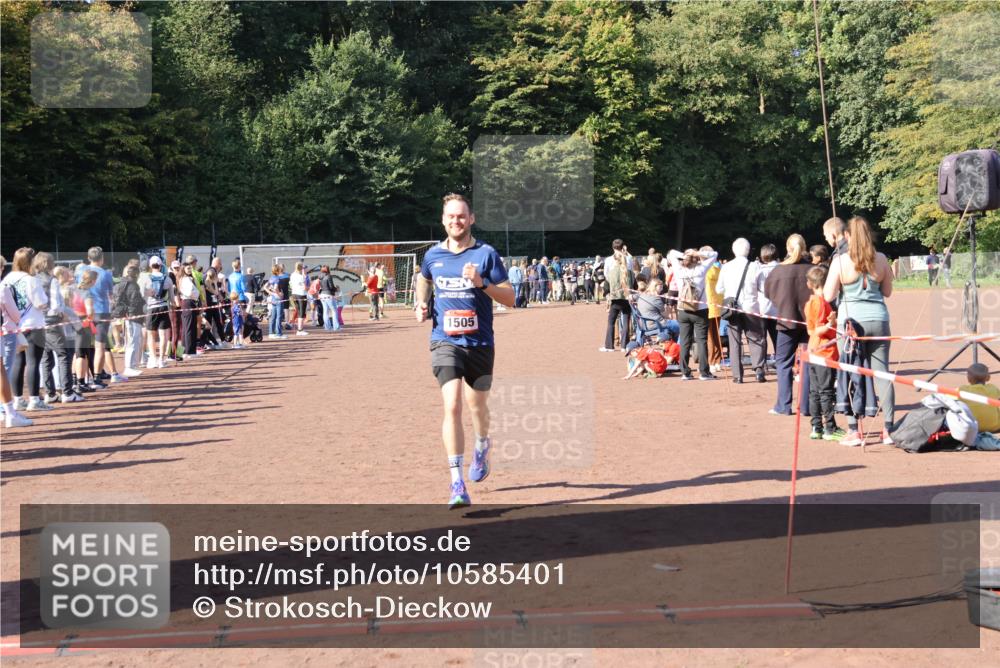 27.09.2026 - 35. Volkslauf durch das schöne Alstertal Strokosch-Dieckow http://msf.ph/oto/10585401 27.09.2026 11:46:51 Ziel 1505, 1734 meine-sportfotos.de