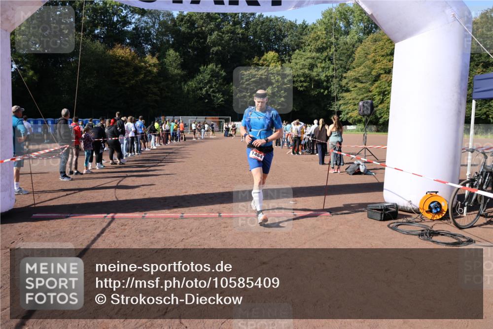 27.09.2026 - 35. Volkslauf durch das schöne Alstertal Strokosch-Dieckow http://msf.ph/oto/10585409 27.09.2026 11:49:10 Ziel 1484, 1503, 2982 meine-sportfotos.de