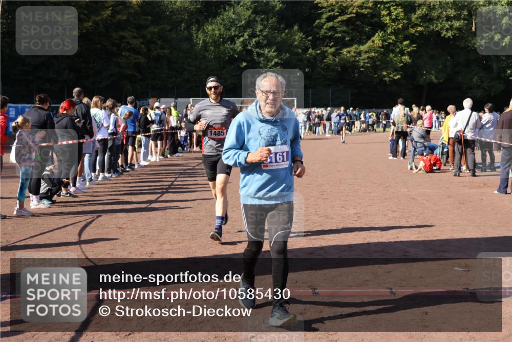 27.09.2026 - 35. Volkslauf durch das schöne Alstertal Strokosch-Dieckow http://msf.ph/oto/10585430 27.09.2026 11:46:43 Ziel 1485, 3161 meine-sportfotos.de