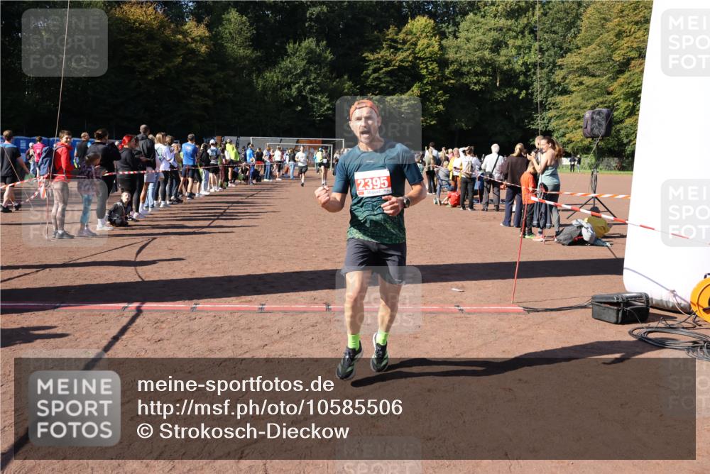 27.09.2026 - 35. Volkslauf durch das schöne Alstertal Strokosch-Dieckow http://msf.ph/oto/10585506 27.09.2026 11:46:25 Ziel 2395 meine-sportfotos.de
