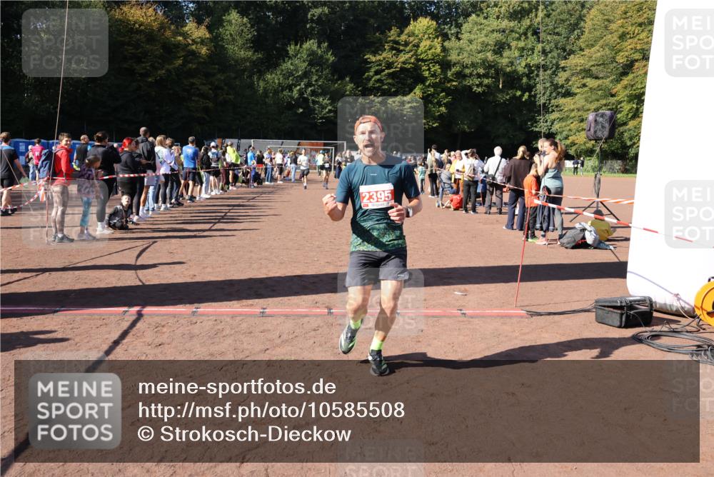 27.09.2026 - 35. Volkslauf durch das schöne Alstertal Strokosch-Dieckow http://msf.ph/oto/10585508 27.09.2026 11:46:25 Ziel 2395 meine-sportfotos.de