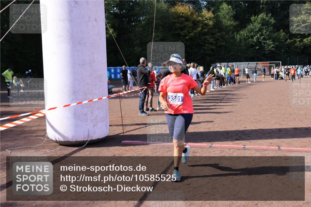 27.09.2026 - 35. Volkslauf durch das schöne Alstertal Strokosch-Dieckow http://msf.ph/oto/10585525 27.09.2026 11:48:47 Ziel 1483, 3301 meine-sportfotos.de