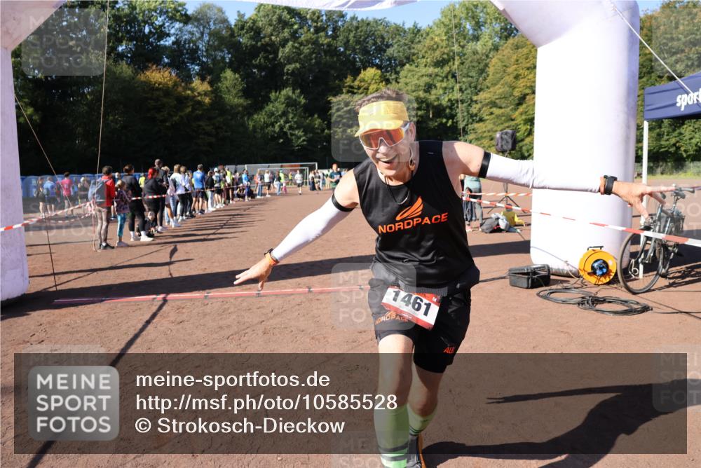 27.09.2026 - 35. Volkslauf durch das schöne Alstertal Strokosch-Dieckow http://msf.ph/oto/10585528 27.09.2026 11:46:22 Ziel 1461, 2395 meine-sportfotos.de