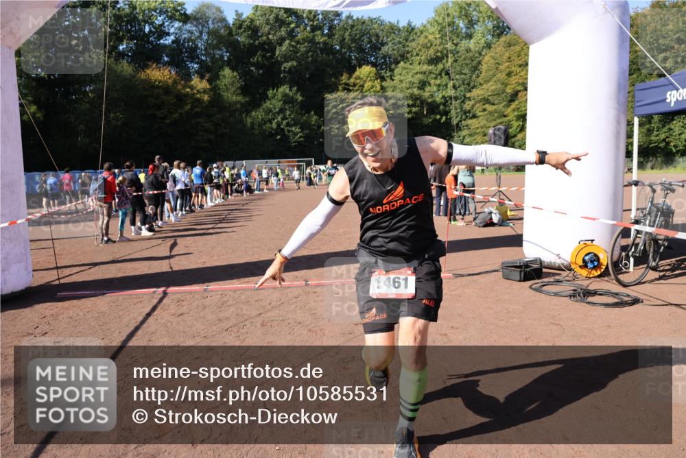 27.09.2026 - 35. Volkslauf durch das schöne Alstertal Strokosch-Dieckow http://msf.ph/oto/10585531 27.09.2026 11:46:22 Ziel 1461, 2395 meine-sportfotos.de